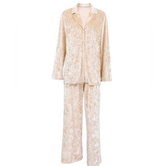 Elegant Cream Women's Pantsuit - Picture 5 of 7